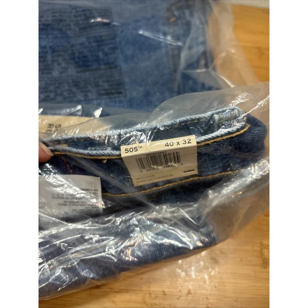 Levi Men's 505 Regular / Straight Fit 40x32 Medium Stonewash 05054891-New